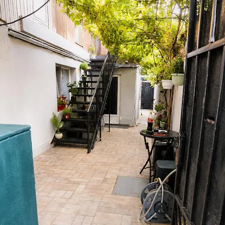 Guest house Magic Box 4*